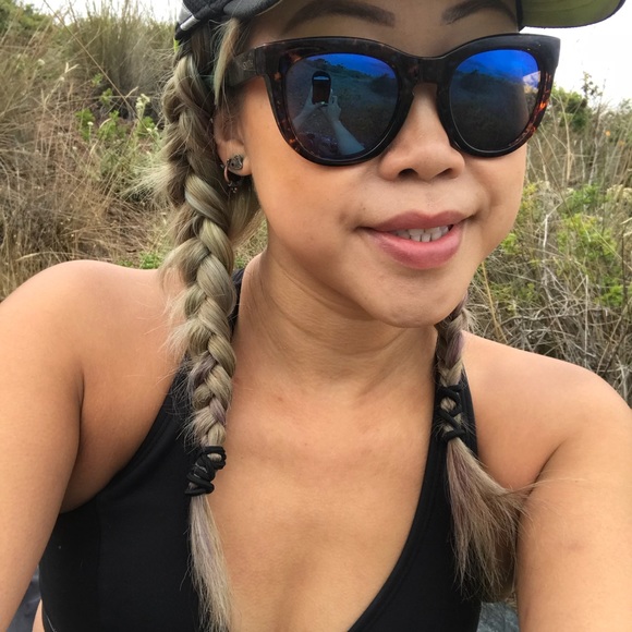 Meet your posher - Picture 4 of 8